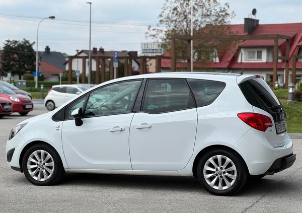 Opel Meriva cena 30900 przebieg: 135000, rok produkcji 2012 z Rzeszów małe 352